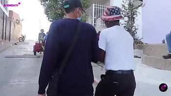 Surgiéndo En El Bajo Mundo thumbnail