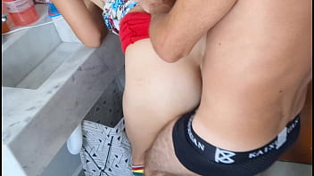 Foda rapida na festa no banheiro antes que nos peguem