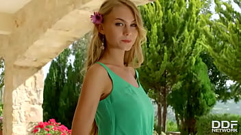 Sexy summer ukranian blonde's sizzling reveal
