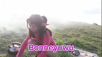 Bonneyuwu 7 11 elfa en el bosque tomando café