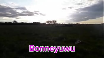 Bonneyuwu 7 11 elfa en el bosque tomando café