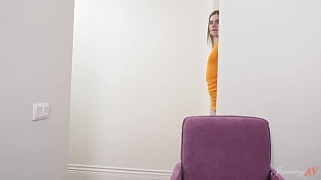 Teen slut dina is pleasing her twat till orgasm