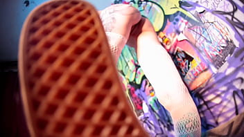 Giantess foot worship