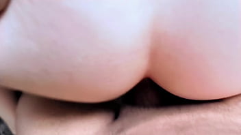 Esposa se deja follar por su amante por el culo para no embarazarse