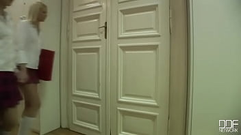 Naughty teens tangle it up