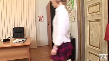 Naughty teens tangle it up