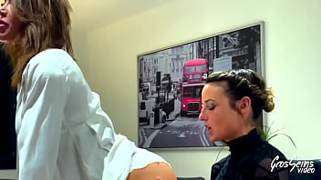 Vittoria et pam deux coquines se bouffent la chatte