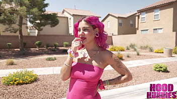 Slim thick pinky cruises the hood for that bbc