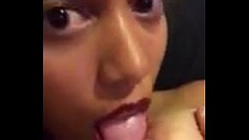 S thot playing with her pussy