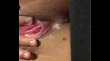 S thot playing with her pussy