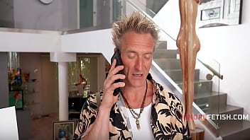 Painting strokes of desire Painting strokes of desire