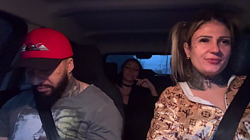 Motorista de aplicativo pega uma passageira que acabou de completar a maior idade 18 anos novinha não aguentou teu deu um presente chupando os peitos durinho e pequenos até gozar no banco Motorista de aplicativo pega uma passageira que acabou de completar a maior idade 18 anos novinha não aguentou teu deu um presente chupando os peitos durinho e pequenos até gozar no banco