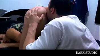 Bonito forte tem um pau grande e grosso e me fode feito uma putinha