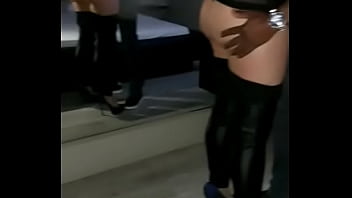 Casalporvcs esposa brincando com amigo