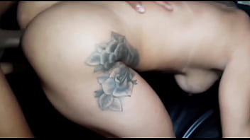 Milf vai no swing da o cuzinho na cabine com dotado para terapia de rotina