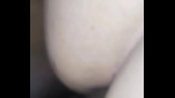Meu cu relaxou tão forte no tesão que fiz merda literalmente