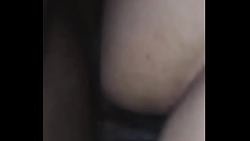 Meu cu relaxou tão forte no tesão que fiz merda literalmente