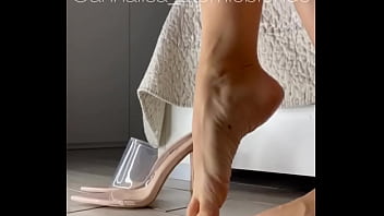Sapete Già Quanto Io Ami Mostrare I Miei Piedi Giocarci E Indossare Tacchi Stupendi #feet #feet #heel thumbnail