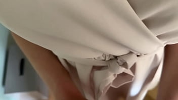 Je le suce et il me baise dans son bureau la vidéo entière pour mes fans