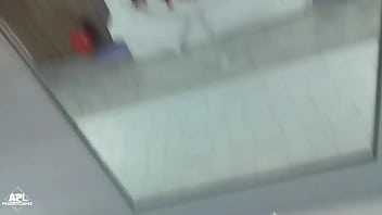 Disfruto Darme Una Buena Ducha Con Esta Rica Gorda De Nalgas Grandes Que Me Chupa La Verga Hasta Corrernos Parte 2 thumbnail