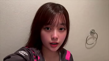 家に誰もいない内に透明の極太ディルドでイキまくりました 家に誰もいない内に透明の極太ディルドでイキまくりました