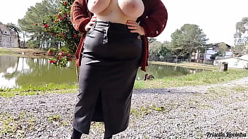 Passeio com minha madrasta ela adora se exibir em público