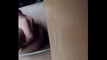 Qué esperas para venir a lamerme la leche