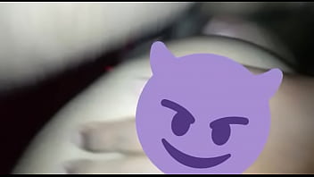 A safada grita muito