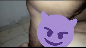 A safada grita muito