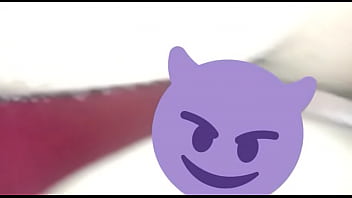 A safada grita muito