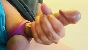 Me La Jalo Con El Cock Ring Puesto thumbnail