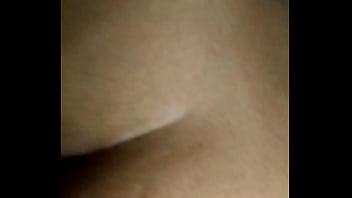 Vadia gemendo gostoso no pau do amante