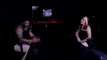 Teve uma crise e voltou pro clt tem que humilhar pau pequeno e quem ela mama senta ou passa middy watch sheer red