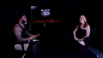 Teve uma crise e voltou pro clt tem que humilhar pau pequeno e quem ela mama senta ou passa middy watch sheer red