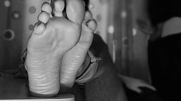 I suck dick and you look at it and lick my feet I suck dick and you look at it and lick my feet