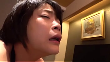 【現役大学生の美人ラウンジ嬢18歳】客も知らない営業終わりの大乱交 黒歴史ビデオが流出。削除覚悟の衝撃ハメ撮り映像1