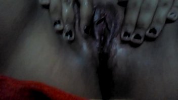 Rica corrida en plena masturbación