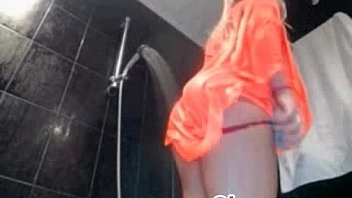 Sexy young blonde flash pussy on webcam