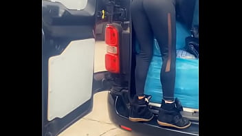 Besoin d aide pour vider mon camion des volontaires