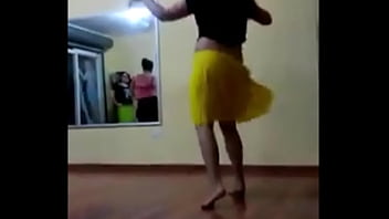 Morrita grabada bailando muy puta