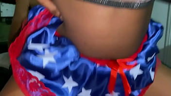 Estoy en casa y llega mi cuñando y me folla muy rico y le saco toda su leche