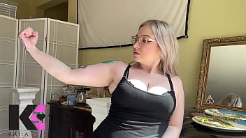 Watch me flex these arms & ass in slow motion