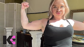 Watch me flex these arms & ass in slow motion