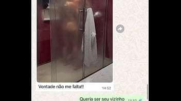 Casada novata me mandando mensagem após sua primeira experiência com comedor realizando o fetiche do corno