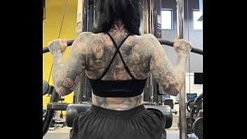 Lat Pulldown With Muscle Step Mommy thumbnail