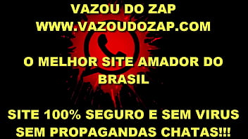 Namorada dando de quatro na praia