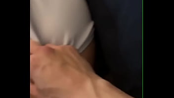 Mi hermanastro me encuentra con el telefono y me mete la polla por el culo