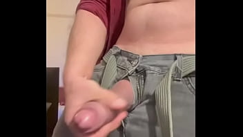 Sensualizando e exibindo o pau grande e grosso pra uma mina no chat