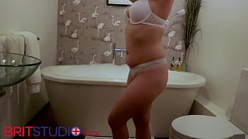 British teen gets naughty in the bath