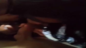 Acabe dos veces en su rica garganta